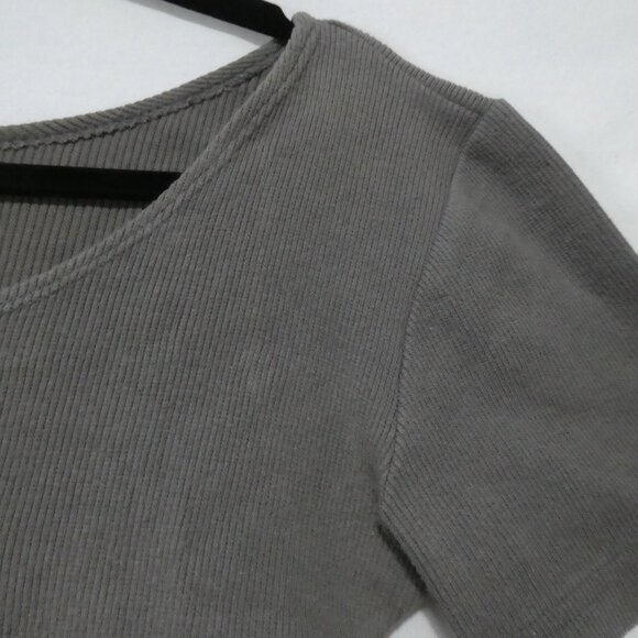 BODY LANGUAGE | medium | Body Language Cropped Top | Made In Canada 🟥🍁🟥 - Picture 7 of 16